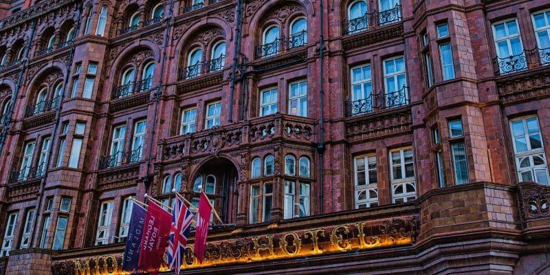 Best Neighborhoods and Hotels to Stay in London